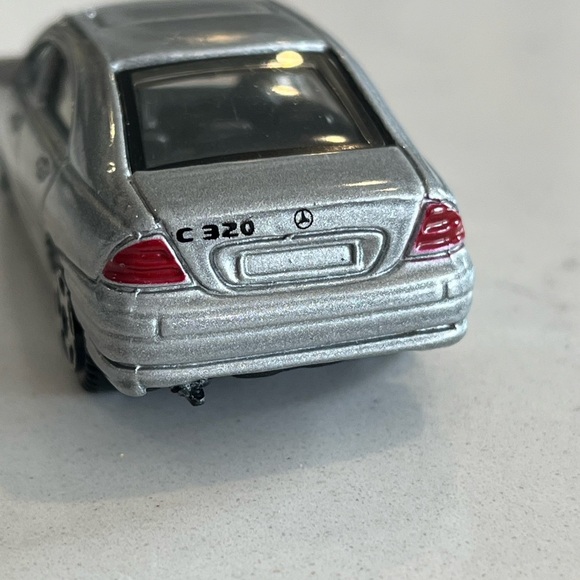 4/20$ Diecast Car MotorMax #6066 C-320 MERCEDES-BENZ CLASSE C 1/64 argent - Picture 4 of 5